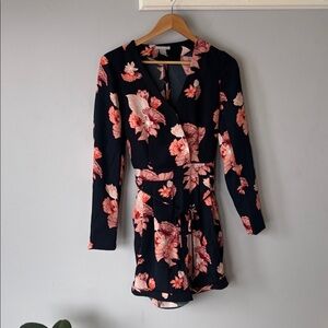 H&M Navy Floral Romper Women’s Size 6 Pink Floral Business Casual